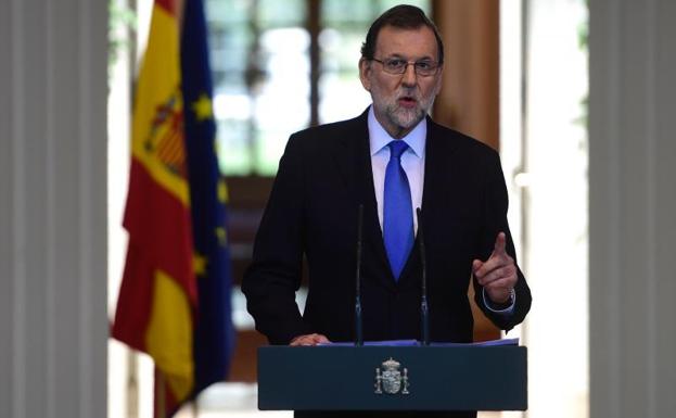 Rajoy recurre al Constitucional la ruptura exprés de Cataluña y avisa: «No habrá referéndum»