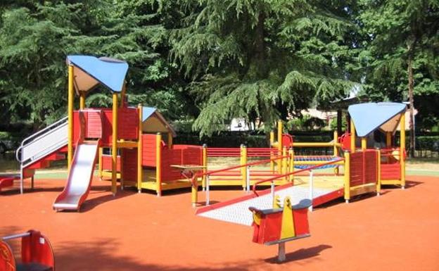 El PSOE reclama la adaptación de todos los parques infantiles para hacerlos totalmente accesibles