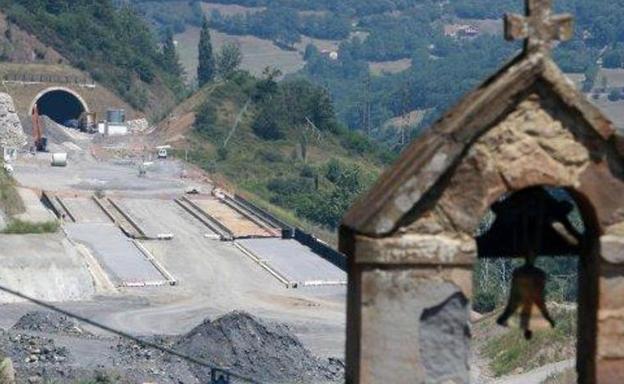 La Diputación debate, diez años después, las consecuencias hídricas de la Variante de Pajares