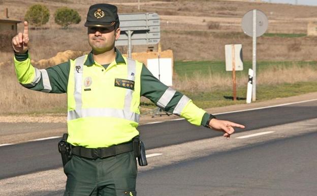 Detenido el hombre que se mofó de la Guardia Civil circulando sin carné, sin seguro y sin ITV