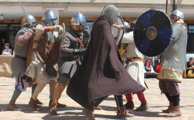 Villadangos se prepara para tomar las armas en su tradicional mercado