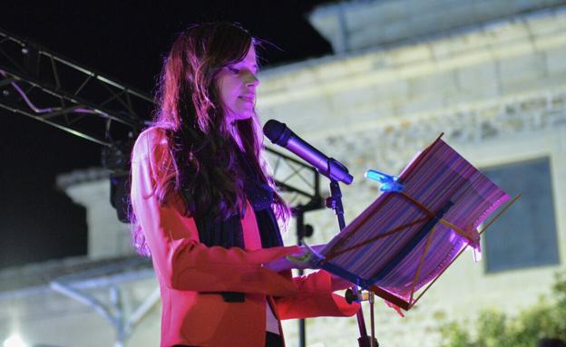 La subdelegada del Gobierno y la prestigiosa investigadora Marta González dan inicio a las fiestas de Boñar