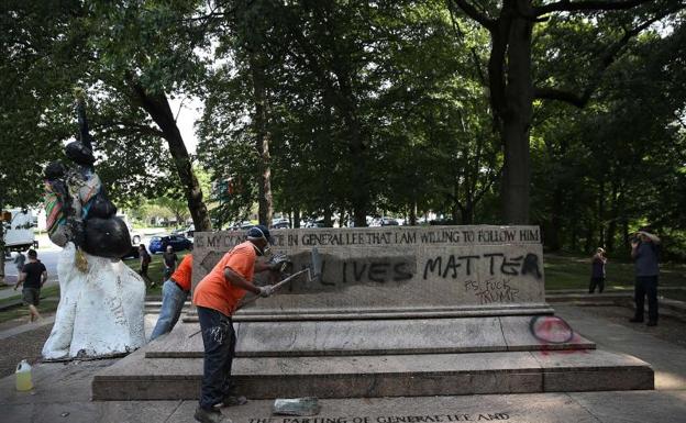 Baltimore retira de madrugada sus monumentos a los confederados