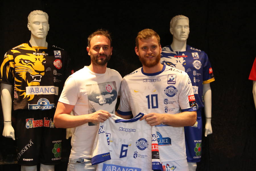 Las equipaciones de los maristas