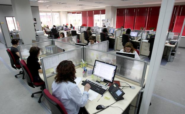 El 012 de la Junta bate récord de consultas en 2016 con 725.606 y en mayo de 2017 registra la mayor cifra mensual, con 90.148