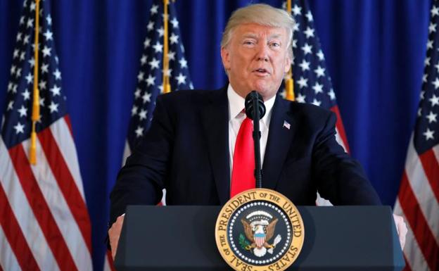 Trump niega que equiparase la «moral» de los neonazis con la de quienes protestan contra ellos