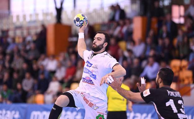 Ademar presenta su proyecto de Liga de Campeones ante el Oporto