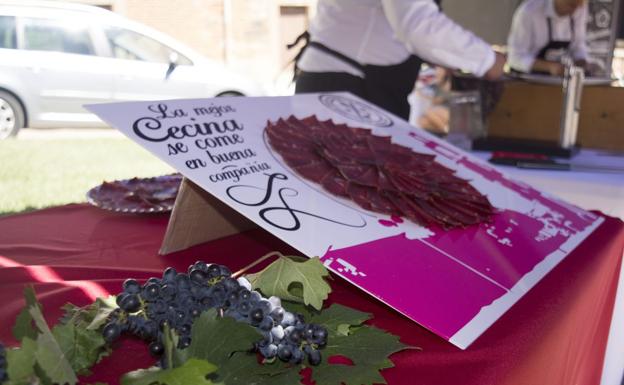 Prieto Picudo y cecina, el maridaje perfecto para celebrar unas bodas de plata