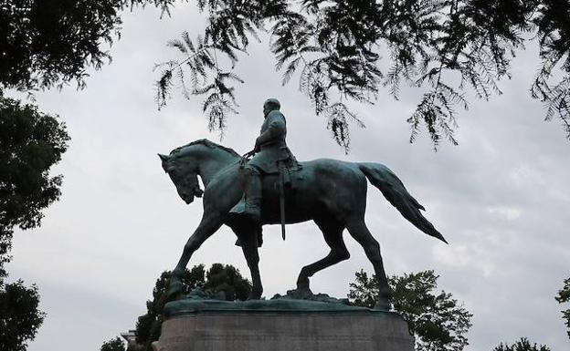 La Universidad de Austin también retirará las estatuas de líderes confederados