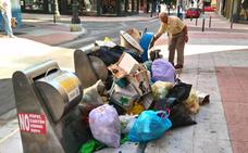 Los empleados de la recogida de basura de Ponferrada se concentrarán en la plaza de Lazúrtegui