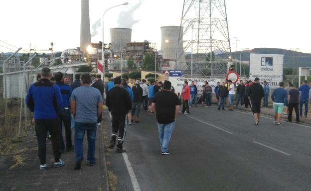 Los trabajadores de Minera Astur Leonesa exigen a Endesa que cumpla el Plan del Carbón