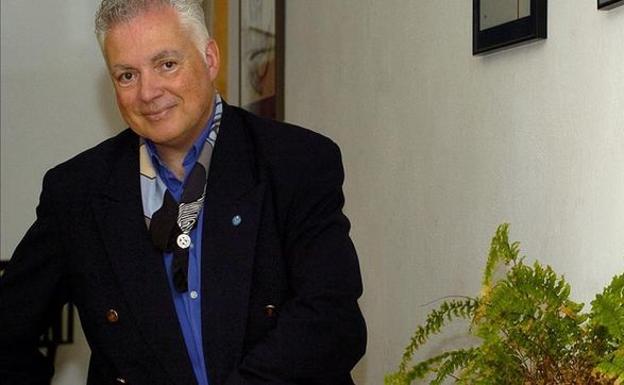 Astorga entregará la Medalla del Bimilenario al poeta Javier de la Rosa «por colaborar con la cultura»