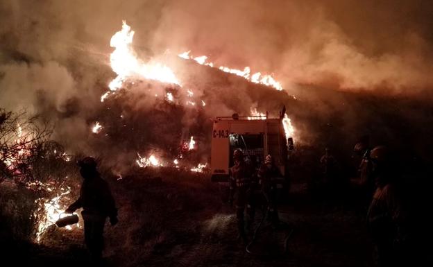 La Cabrera: 9.000 hectáreas calcinadas; Forna, Losadilla y Trabazos, desalojados