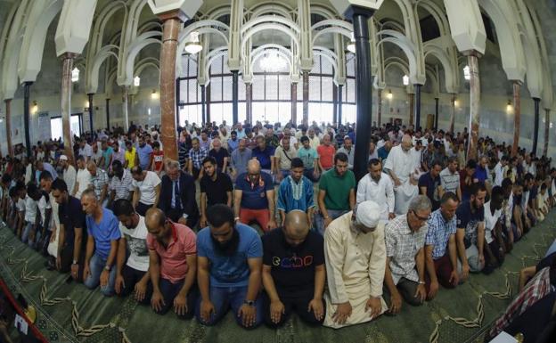 La mezquita de la M-30 niega que sean «lugares de instrucción»