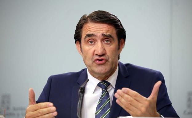 Quiñones afirma que el incendio de La Cabrera «tiende al control»