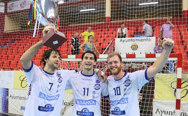 Un Ademar de menos a más vence al Atlético Valladolid y gana la Copa de Castilla y León