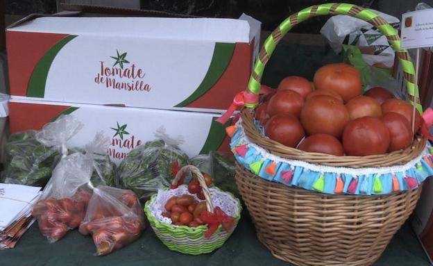 El Sabor de la huerta triunfa en la feria del tomate de mansilla de las mulas