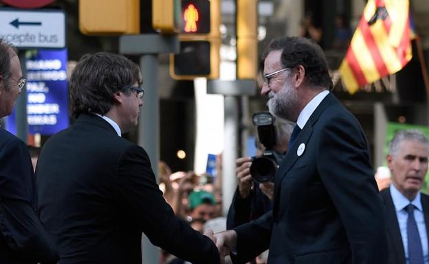 Puigdemont apuesta por una «transición corta» hacia la independencia si gana el 'sí'