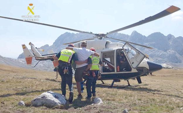 Rescatados cuatro montañeros en la vertiente leonesa de Picos de Europa