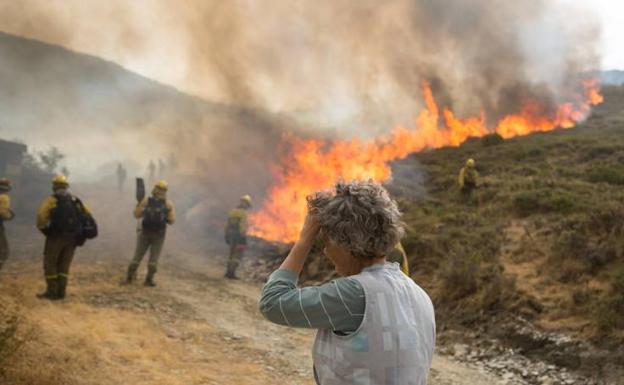 La Diputación suministra 13.680 litros a los municipios afectados por el fuego de Cabrera