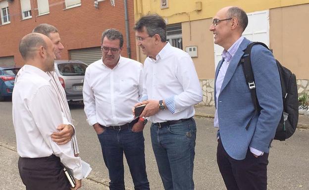 Majo mantiene un encuentro con los productores de lúpulo y reitera el apoyo de la Diputación