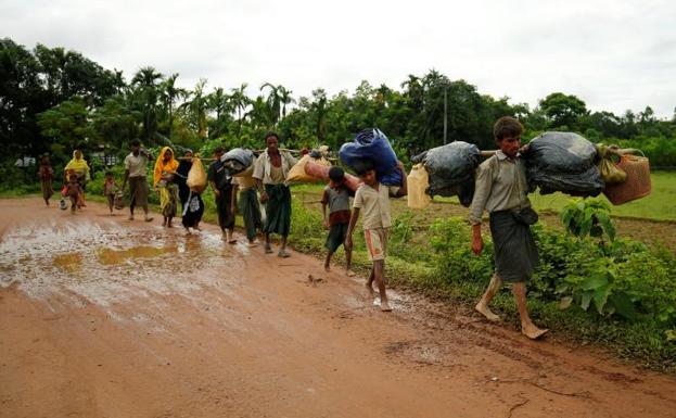 Más de 27.000 refugiados huyen de Birmania a Bangladés