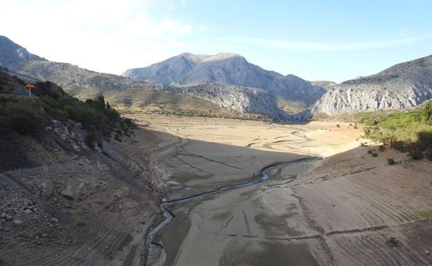 Los embalses de la provincia agotan sus reservas y Barrios de Luna se 'seca' hasta el 6,8% de su capacidad