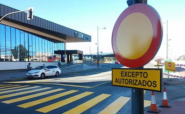 El cierre al tráfico de la avenida Palencia genera los primeros problemas a los conductores en la integración del AVE