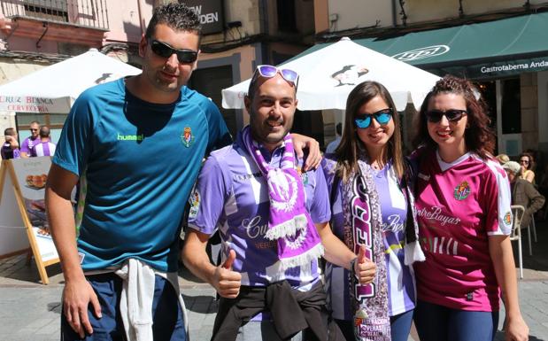 Cordialidad entre aficiones en las horas previas al Cultural-Valladolid