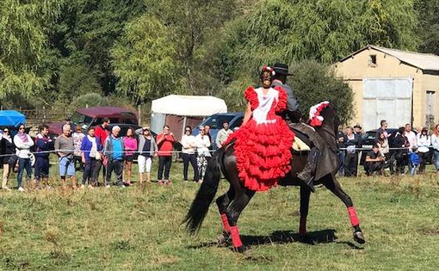 Lugueros disfruta de la fiesta en honor al Cristo con su tradicional feria del ganado