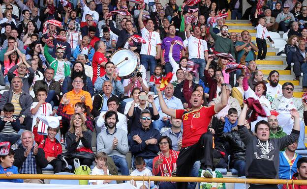 Las peñas de la Cultural no entrarán en el estadio hasta el minuto 30 como medida de protesta