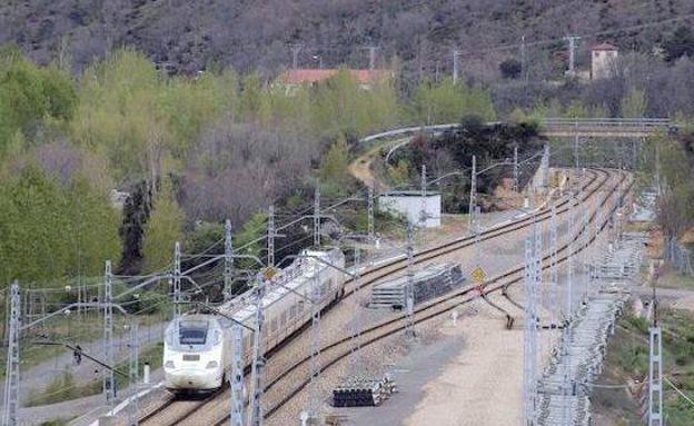 Asturias denuncia el «bloqueo incomprensible» del AVE en el tramo León-La Robla