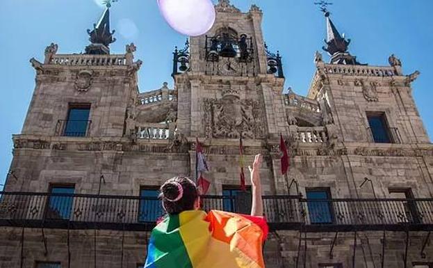 Awen LGTBI+ aterriza en la capital leonesa