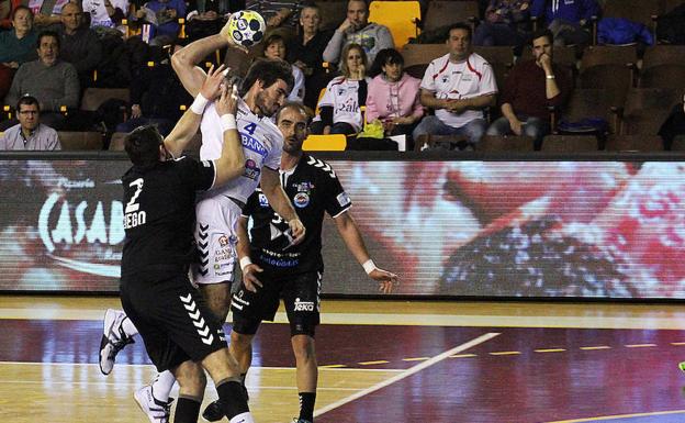 Simonet quiere volver ya