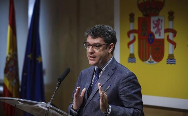 Álvaro Nadal apuesta por «el mejor» mix energético que incluya nuclear y carbón