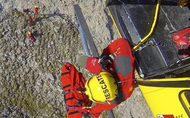 Rescatan a un montañero herido tras sufrir un resbalón de la cima del pico La Palanca