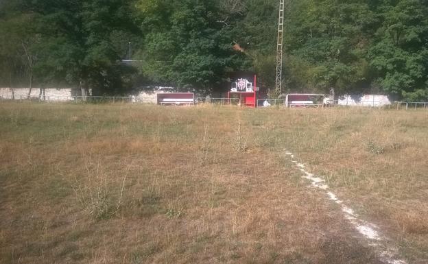 Las instalaciones deportivas y el cine de Ciñera, abocadas al abandono si nadie se hace cargo de ellos