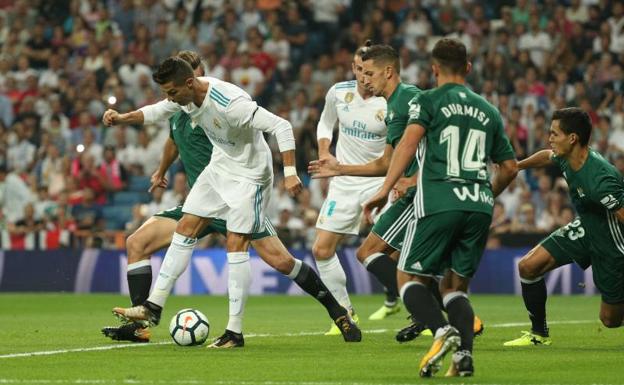 El Betis asalta el Bernabéu y rompe la racha del campeón