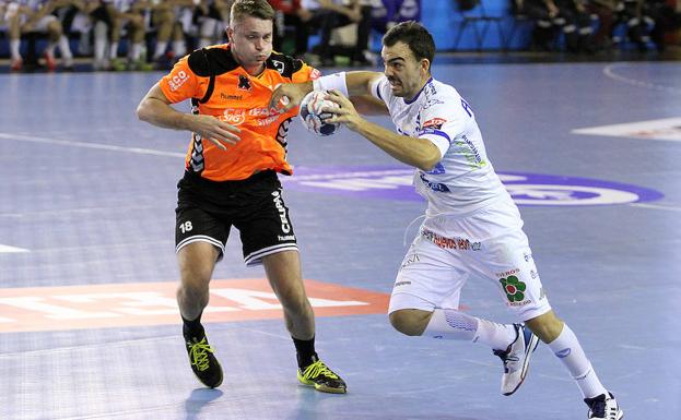 Costoya: «Podemos ganar al Barça, pero sin perder la humildad»