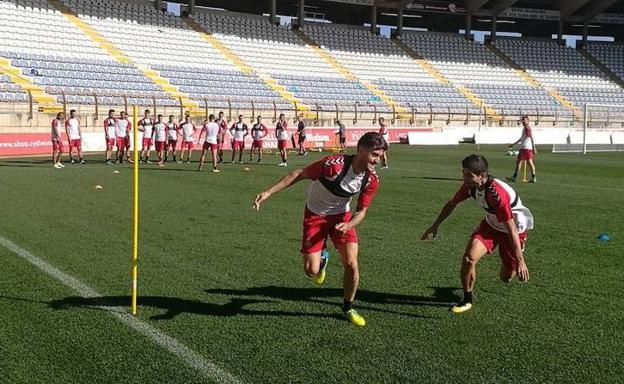 Cultural y Almería buscan romper la igualdad en Segunda División