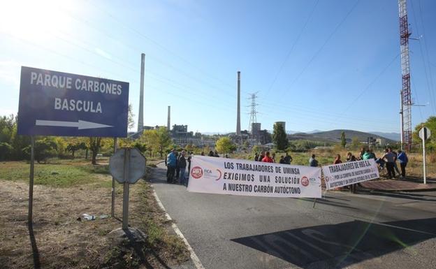 Los mineros de Uminsa y HBG endurecerán sus protestas si Endesa no confirma la próxima semana la reanudación del suministro de carbón a térmica