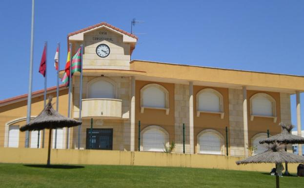 El Ayuntamiento de Valdefresno convoca las ayudas para material escolar que en 2016 beneficiaron a un centenar de familias