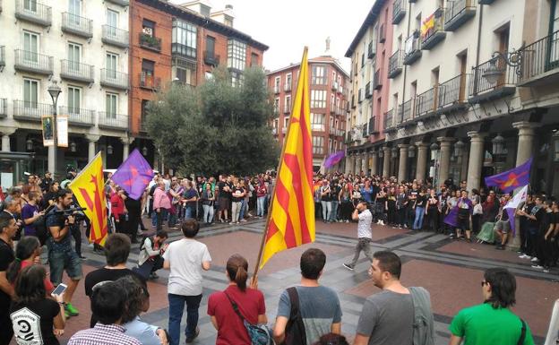 Doscientas personas apoyan en Valladolid el «derecho a decidir en Cataluña»
