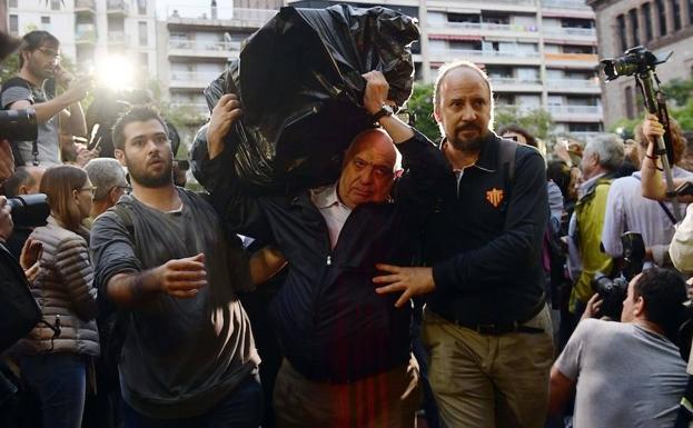 Llegada de las urnas a los colegios electorales