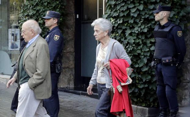 Jordi Pujol y Marta Ferrusola votaron en el referéndum