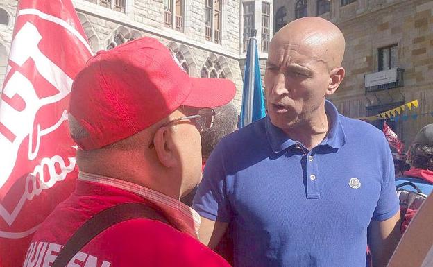 Diez formaliza su candidatura a la Secretaría General del PSL