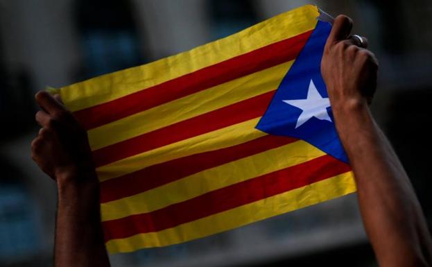El CIS publica hoy su barómetro en plena crisis independentista en Cataluña