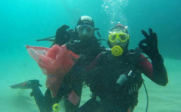 Buceadores del Club León-Sub retirarán basura voluntariamente del fondo del mar