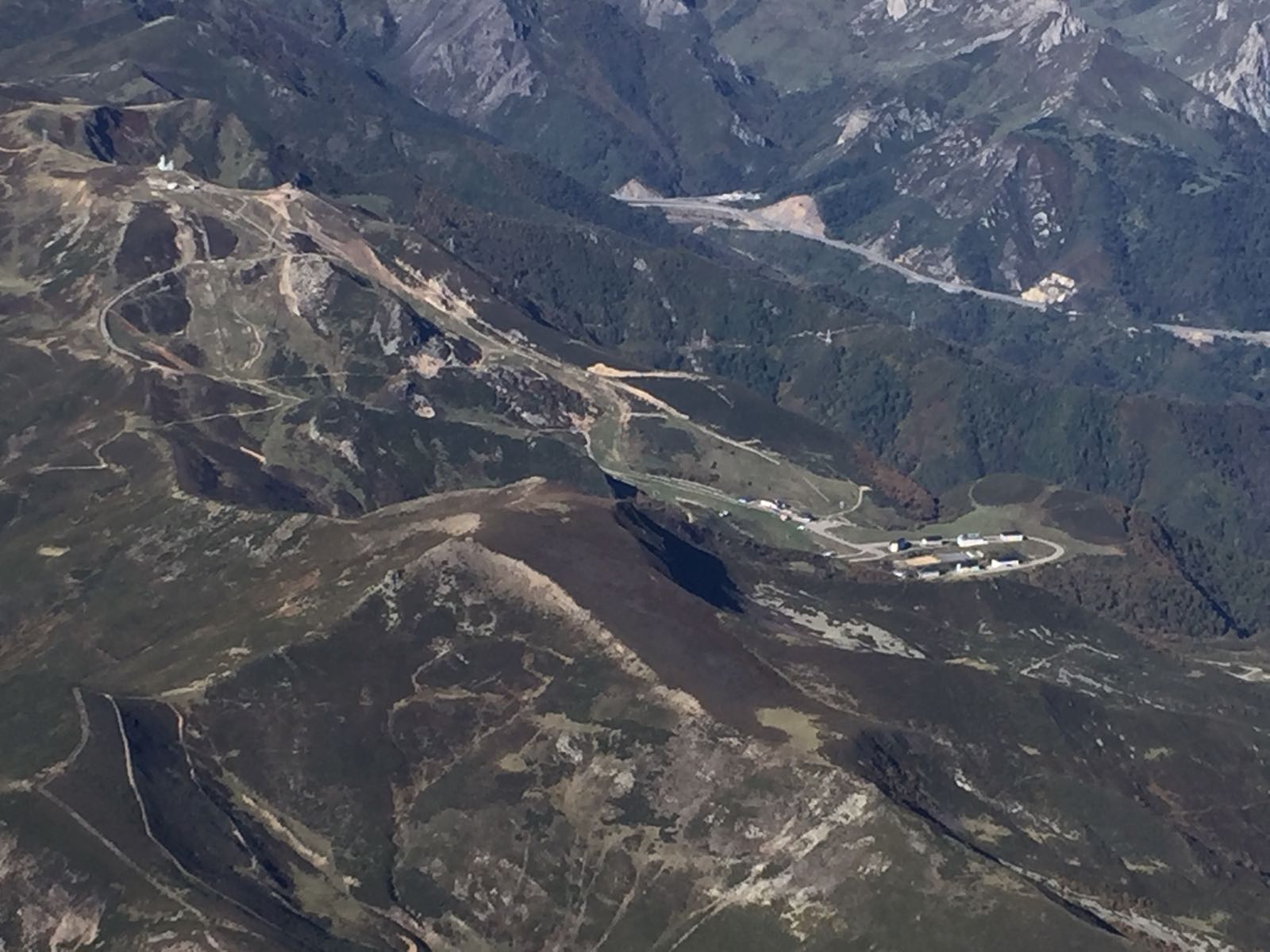 León y la montaña central, desde el aire