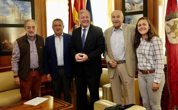 La Casa de León en Sevilla rendirá homenaje a la capital en la celebración de su XX aniversario